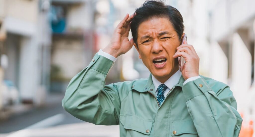 【業種別】カスハラで名前を聞かれた際の現場のリアルな対応事例
