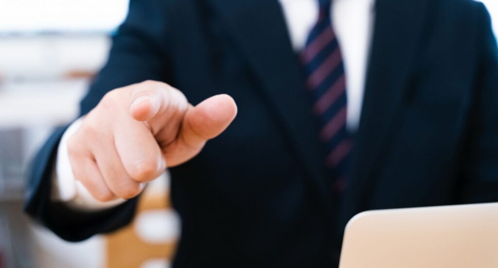 カスハラの暴言例一覧と適用される刑法